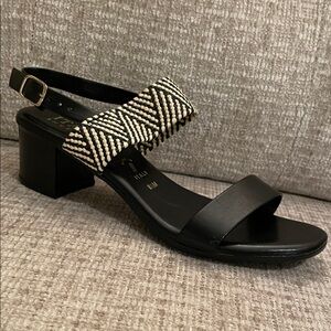 ❤️ Italian Shoemakers Black & Tan Low-Heeled Ankle Strap Sandals, Like New, 8.5
